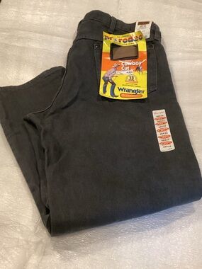 Wrangler Men’s Bootcut Jeans in Charcoal gray